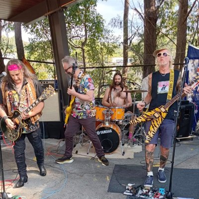 The Prehistoric en Louie Louie Live Estepona